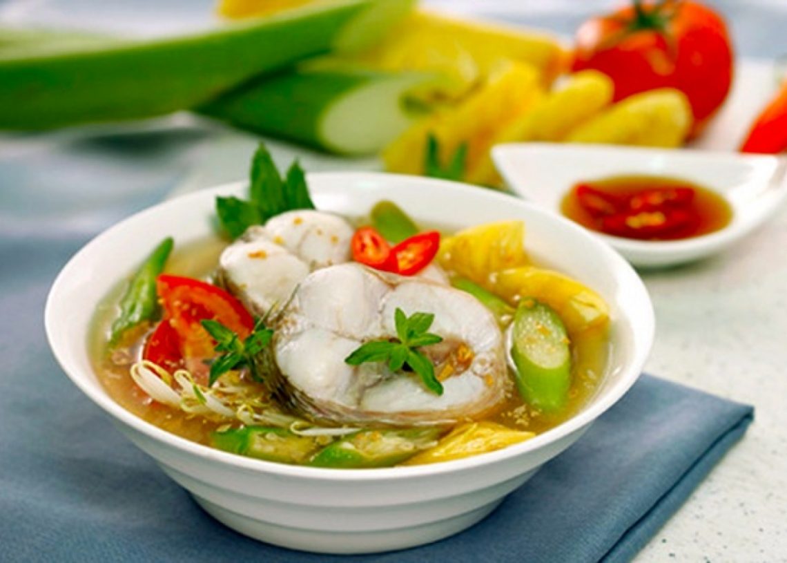 Canh chua cá lóc đơn giản